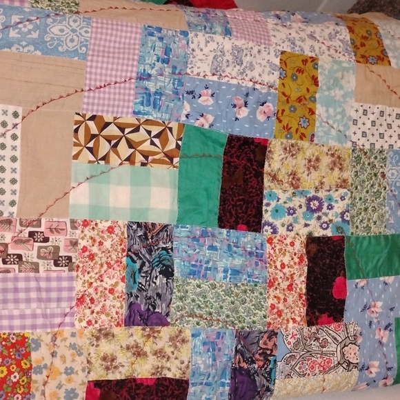 Vintage Round Handmade Patchwork Fringe Quilt Throw/Tablecloth/ Decor 72x72 - Picture 6 of 9